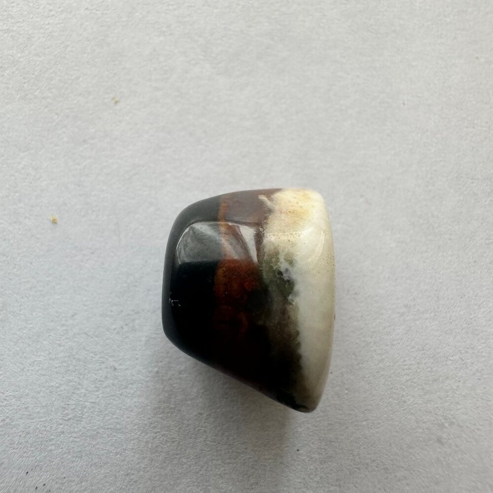 SARDONYX Three Layered Gemstone 10 Carat Black, White, Brown, August Birth Stone